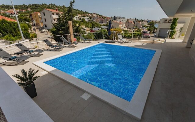 Villa Compass Luxury in a natural bay