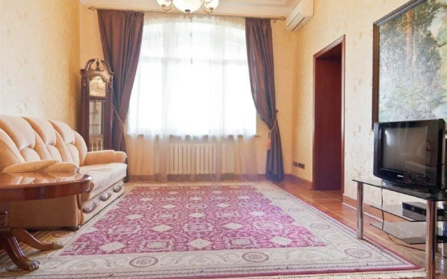 Апартаменты «LUXKV на Кудринской площади»