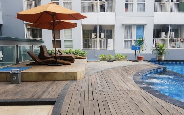 Comfy Studio Apartment @ Skylounge Tamansari