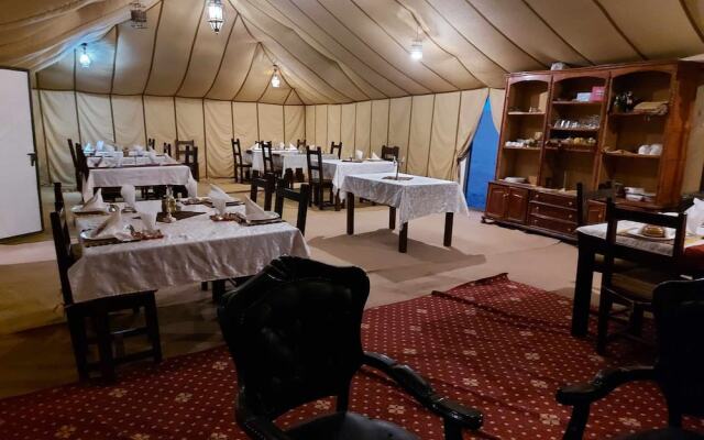 luxury camp jumeirah resort