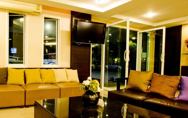 Sinsuvarn Airport Suite