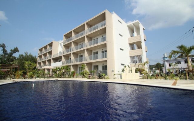 Resort Class Inn Onna