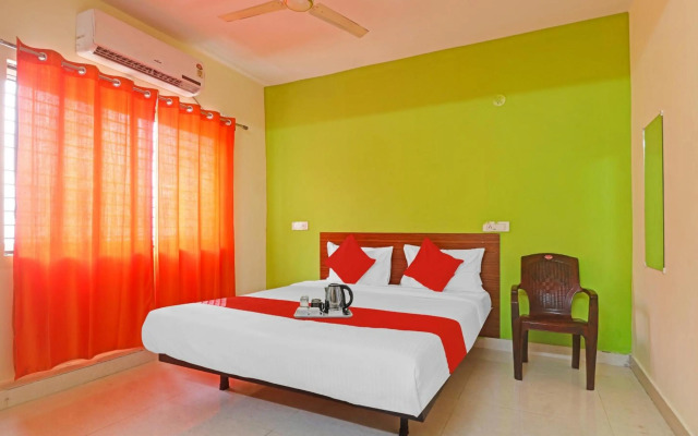 Super OYO 90936 Dk Reddy Square