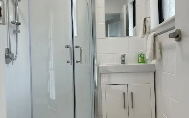 Avon Apartments