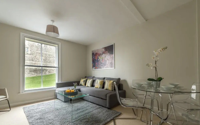 Central Apartment Facing Windsor Castle