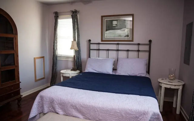 Austin's Pointe 4 Bedroom Cottage by RedAwning