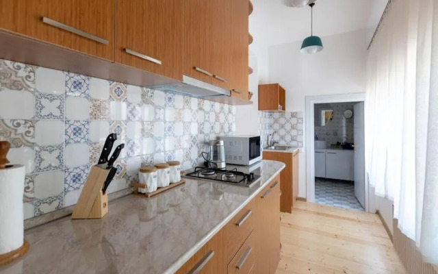 2 Bedroom Apartment Behind Opera House