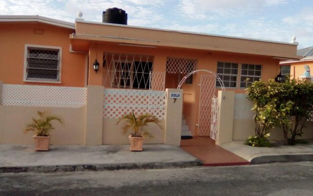Shonlan Inn and Apartments