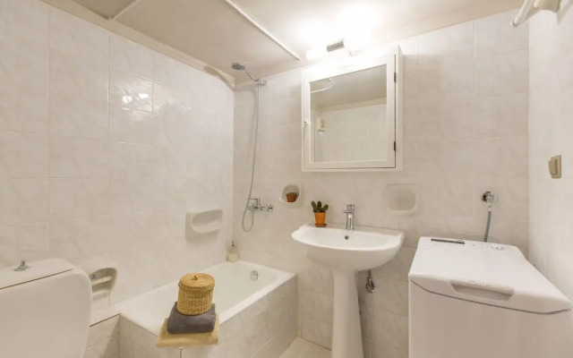 Nautilus Charm Apartment