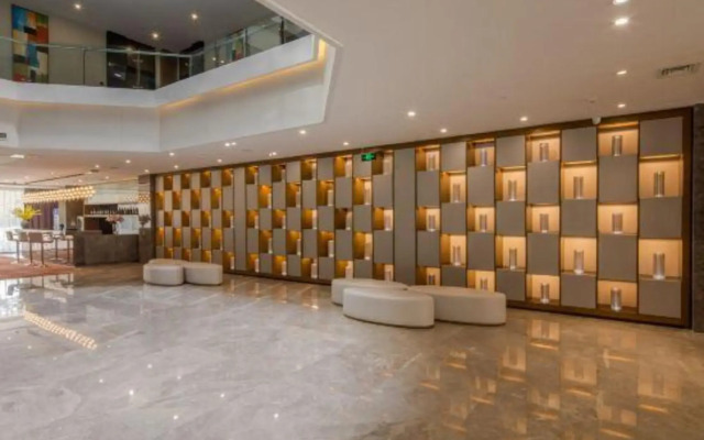 Xinhua Hotel (Chongqing Jiangbei Airport)