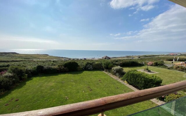 Sea View 5 Bed House Next To Water Sports & Golf