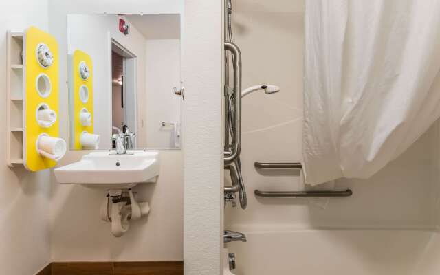 Motel 6 Wilkes Barre, PA - Arena