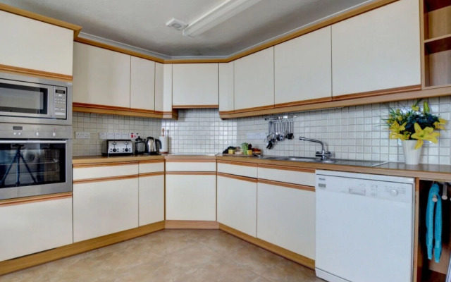 Flat 28 Clifton Court Croyde