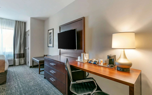 Comfort Suites North Tupelo