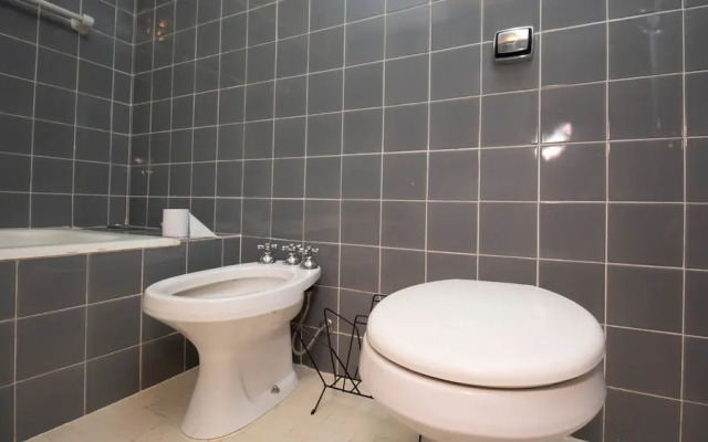 Apto com boa Localiza o Garagem e Ar-condicionado