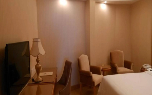 Vienna Hotel Shenzhen Longhua (Wanzhong City Branch)