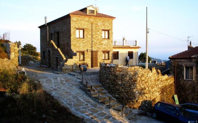 Apartment with one bedroom in San Mauro Cilento with wonderful sea view and enclosed garden 7 km from the beach