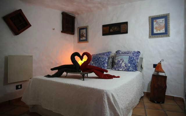 Silence's Cave Rural House