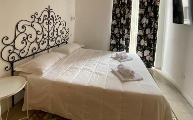 Bari LandLord 242