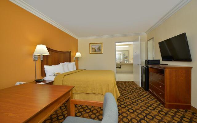 Quality Inn Lake Elsinore I-15