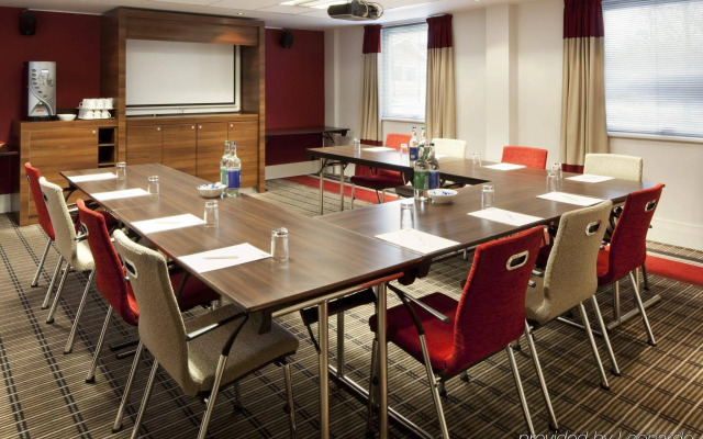 Holiday Inn Express Milton Keynes by IHG