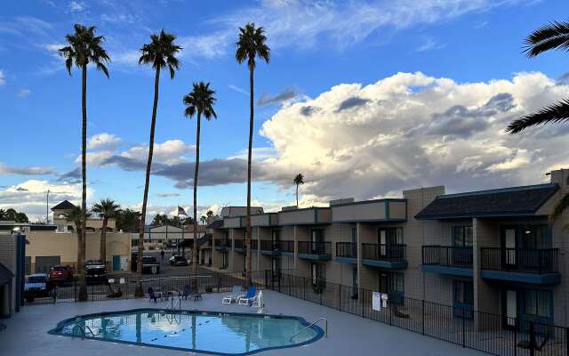 Studio 6 Mesa, AZ – Near Downtown & Sloan Park