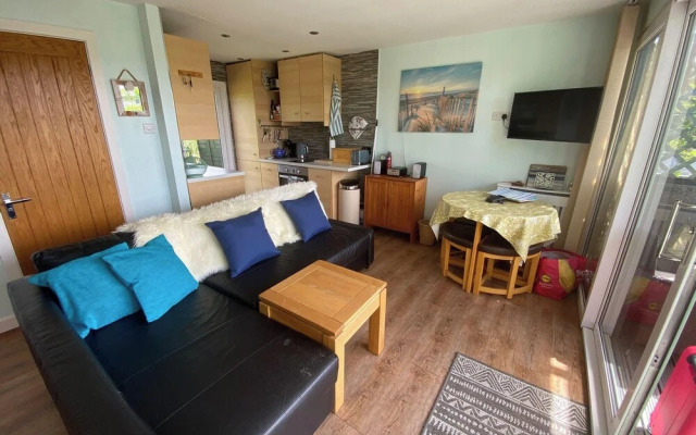 Snowdonia 1-bed Chalet, Sleeps 2, Stunning Views