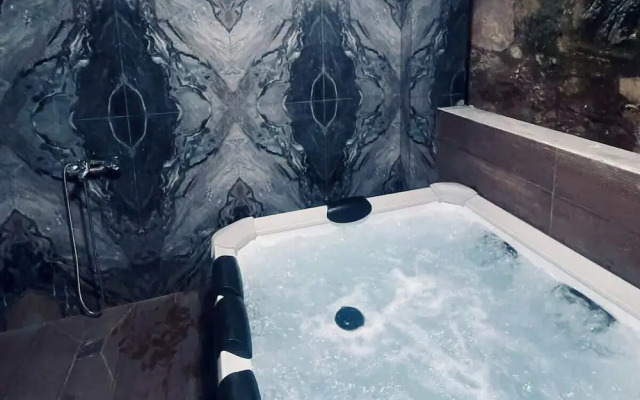 Villa Elias 3BR with Jacuzzi & Pool