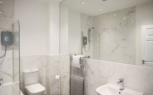 Diamond - King Street Apartment 9b