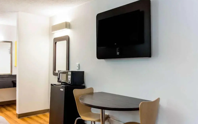 Motel 6 Lagrange, Ga