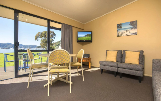 Bay Vista Waterfront Motel Picton