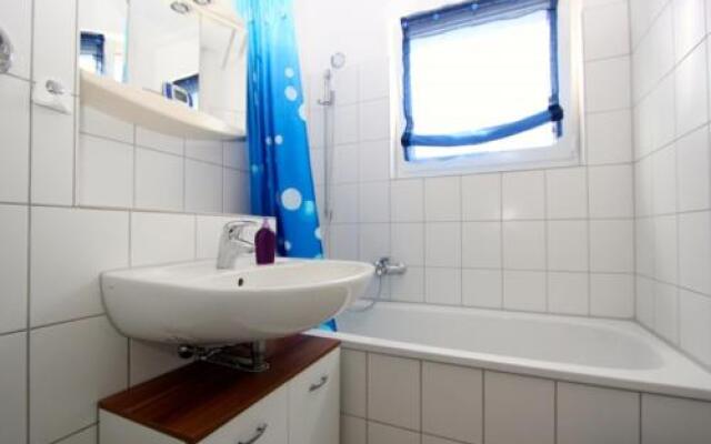 2 Private Single Rooms (5099)