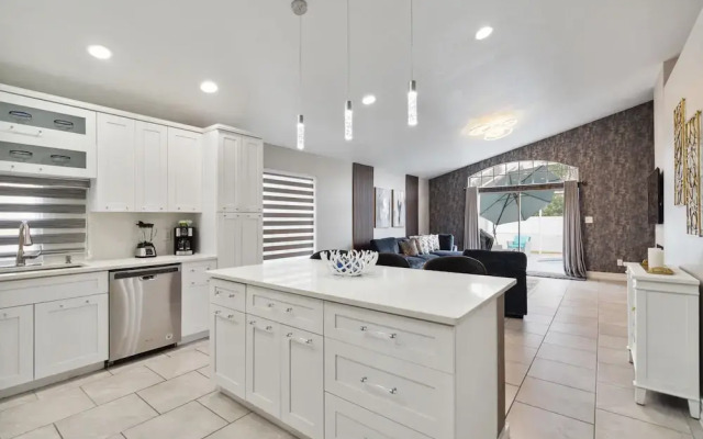 Fascinating Private Pool and Game-room, Near Disney!!