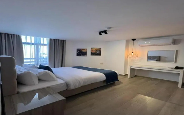 Red Carpet Suites