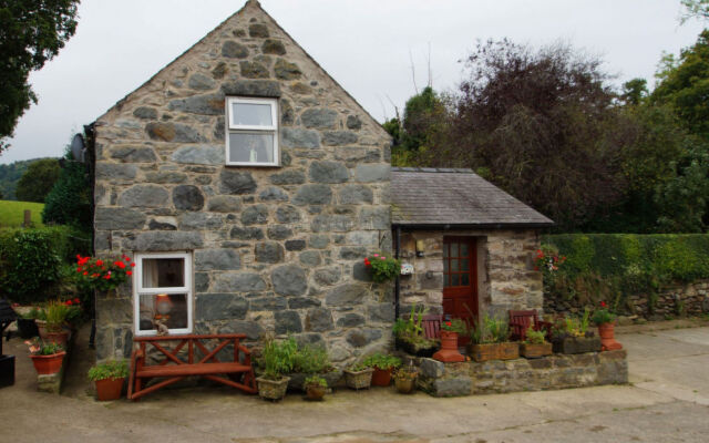 Holiday Home Yr Hen-Ryd