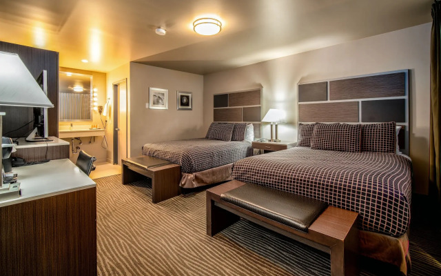 Crescent Bay Inn