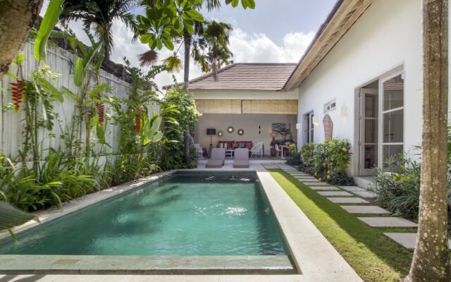 Villa Tara in Kuta With 3 Bedrooms and 3 Bathrooms