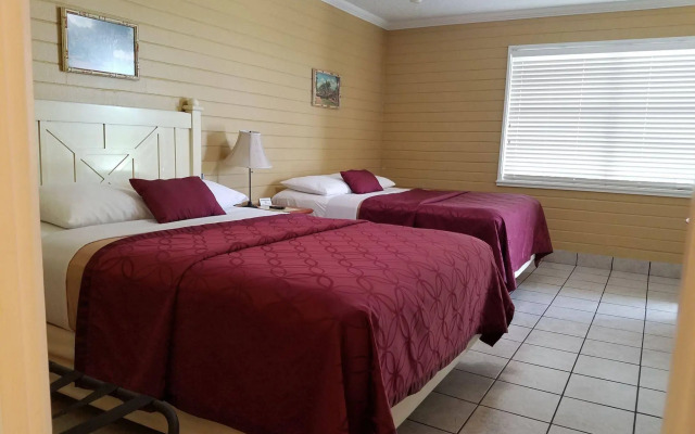 Lakeside Inn and Cafe