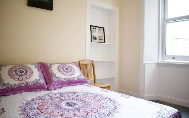 Welcoming 2 Bedroom Flat Near Fountainbridge