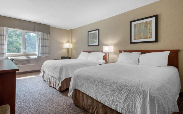 Clarion Hotel & Suites
