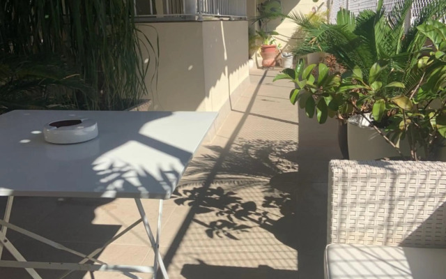 Apartamento Jardín Cerca del Centro