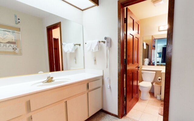 Winterset Woodland - Near Hike & Bike Trails!