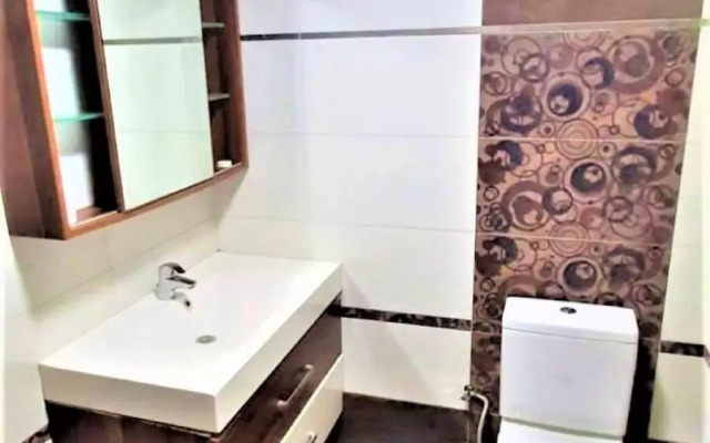 Valentine Suites Hotel