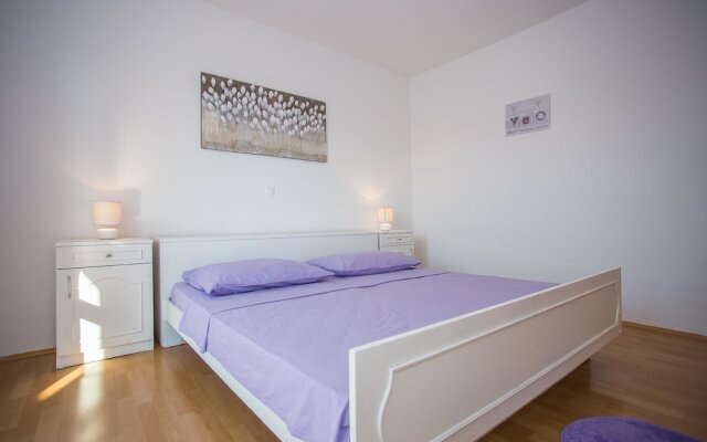 Apartment Zoki i Goga / Two Bedroom