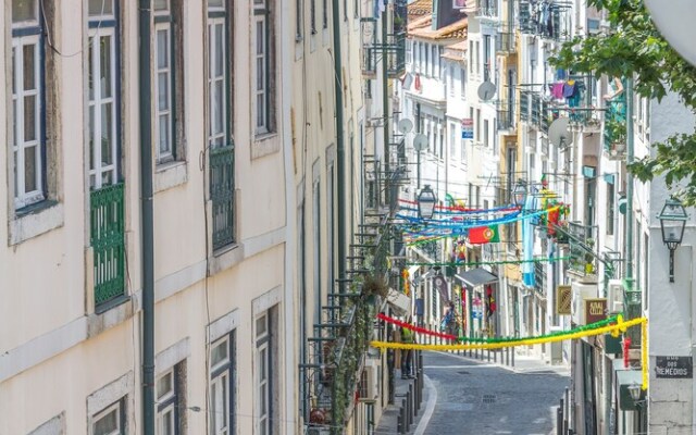 Alfama Spacious and Central Apartment, By TimeCooler