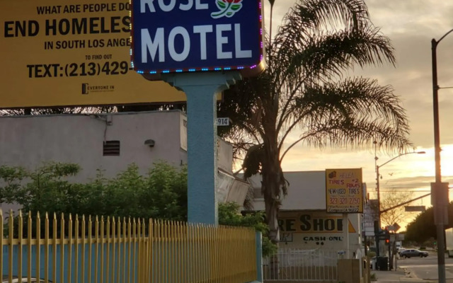 Rose Motel