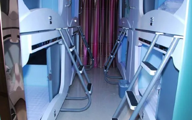Zhumengzhe Capsule Hotel (Kunming Railway Station)