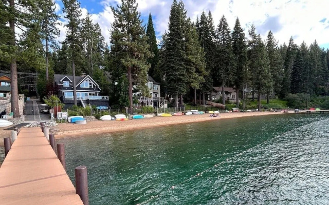 Zephyr Cabin 3 Bedroom Home by RedAwning