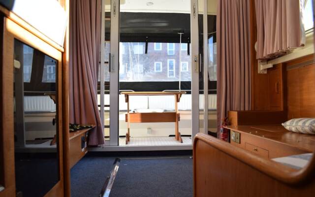 1 Bedroom Princess Live-aboard Boat
