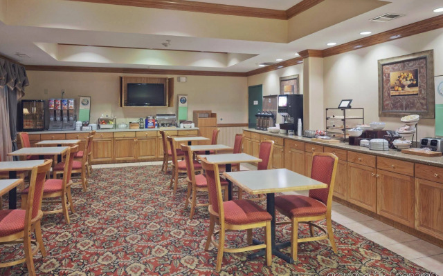 Red Roof Inn PLUS+ & Suites Birmingham - Bessemer